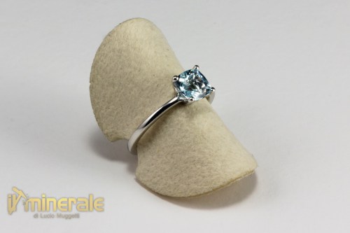 AN11-22Oxy250-3_gioielli_oro_pietre_dure_semipreziose_preziose_anelli_acquamarina.logo