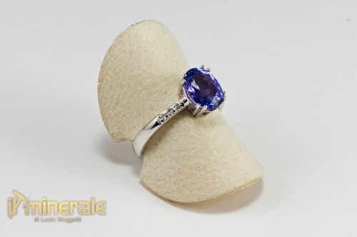 AN11-22Oxy865-3_gioielli_oro_pietre_dure_semipreziose_preziose_anelli_tanzanite_brillanti.logo