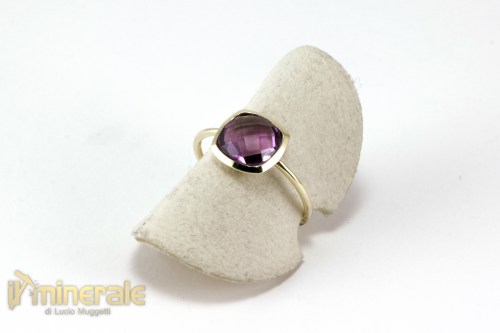 AN11-24Oxy135-2_gioielli_oro_anelli_pietre_dure_semipreziose_ametista