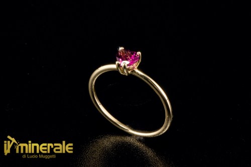 AN11-24Oxy200-1_gioielli_oro_anelli_pietre_dure_semipreziose_granato_rodolite