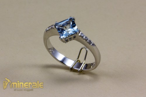 AN12-13Oxy28000-2_Gioielli_oro_pietre_dure_semipreziose_preziose_anelli_acquamarina_brillanti_gold_jewels_rings_gemstones_aquamarine_diamonds.logo