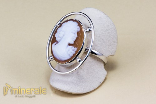 AN2-20Ful2000-2_gioielli_argento_pietre_dure_anelli_cammeo_conchiglia.logo