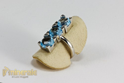 AN2-23Hub3463-2_gioielli_argento_anelli_pietre_dure_topazio_azzurro.logo