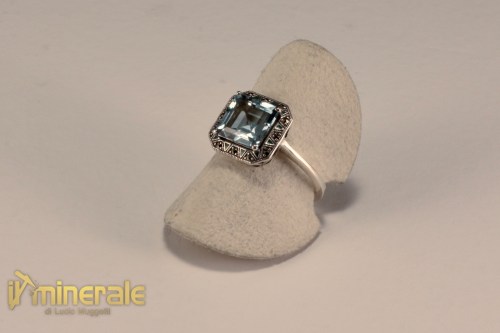 AN4-24Imp6100-2_gioielli_argento_anelli_pietre_dure_semipreziose_topazio_azzurro