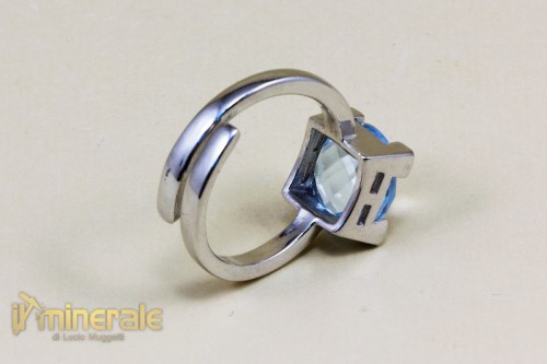 AN5-21Hub2250-3_gioielli_argento_rodio_anelli_pietre_dure_semipreziose_topazio_azzurro.logo