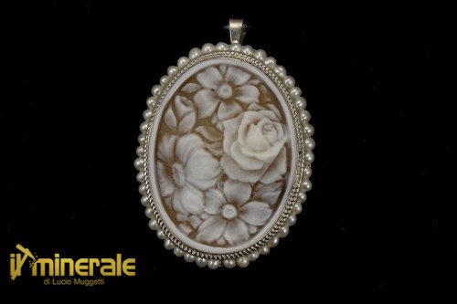 C12-22Ful12000_1-Gioielli_argento_pietre_dure_cammei_conchiglia_ciondoli_spille-640