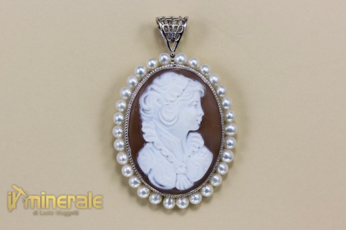 C2-20Ful6720-2_gioielli_argento_pietre_dure_ciondoli_charms_cammeo_conchiglia_perle_coltivate.logo