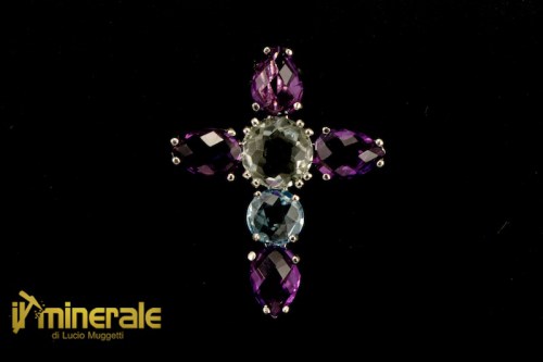 C2-23Hub3650-1_gioielli_argento_pietre_dure_semipreziose_ciondoli_charms_croce_ametista_topazio_azzurro.logo