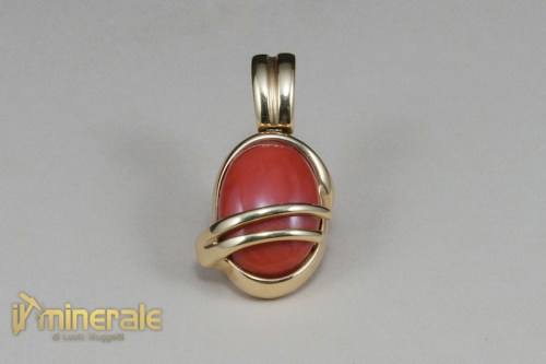 C3-04Oxy192-2_gioielli_oro_ciondoli_pietre_dure_corallo_rosso_giappone.logo