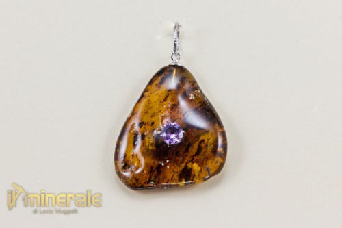 C4-20Ns1547-2_gioielli_argento_pietre_dure_ciondoli_charms_ambra_naturale_baltico_ametista.logo
