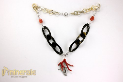 CaC4-24Ns13145-3_gioielli_argento_collane_catene_corno_pietre_dure_corallo_rosso