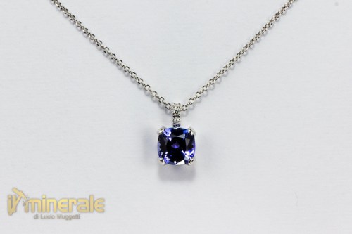 G11-22Oxy1040-2_gioielli_oro_pietre_dure_semipreziose_preziose_collane_catene_girocolli_tanzanite_brillanti.logo