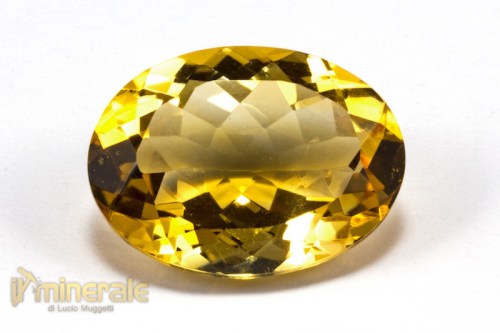GE151-2_gemme_pietre_tagliate_semipreziose_preziose_dure_citrino-640