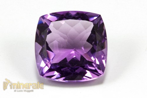 GE157-2_gemme_pietre_tagliate_semipreziose_preziose_dure_ametista-640