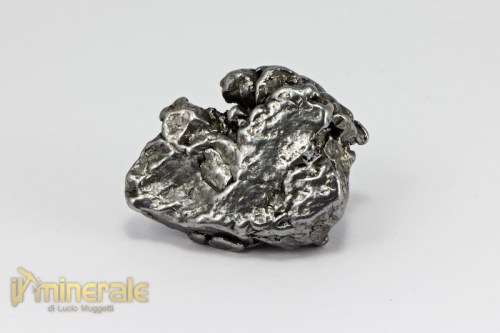 MN2045-3_minerali_collezione_cristalloterapia_meteoriti_ferro.logo