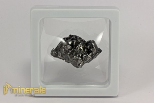 MN2047-4_minerali_collezione_cristalloterapia_meteoriti_ferro.logo