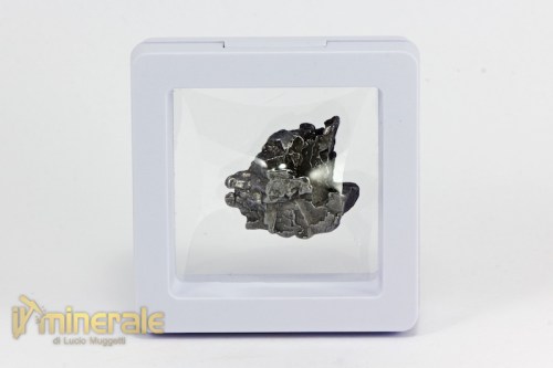 MN2057-4_minerali_collezione_cristalloterapia_meteoriti_ferro.logo