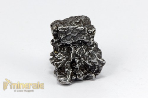 MN2058-2_minerali_collezione_cristalloterapia_meteoriti_ferro.logo