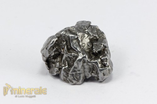 MN2064-2_minerali_collezione_cristalloterapia_meteoriti_ferro.logo