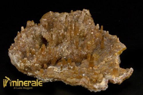 MN2274-1_minerali_collezione_arredamento_stalattiti_calcedonio_quarzo.logo