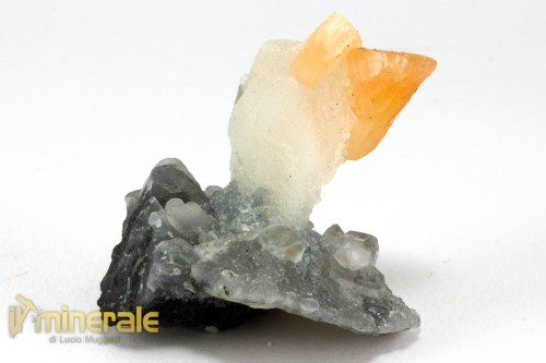 MN2431-3_minerali_collezione_heulandite_calcedonio_apofillite_india