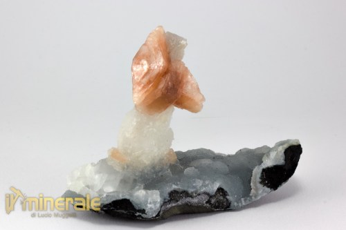 MN2434-2_minerali_collezione_heulandite_calcedonio_apofillite_india