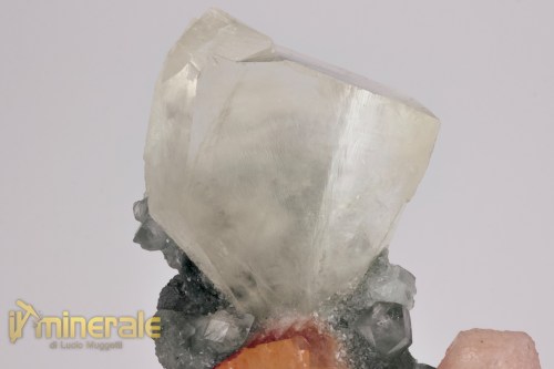 MN2523-6_minerali_collezione_calcite_heulandite_stilbite_apofillite_india