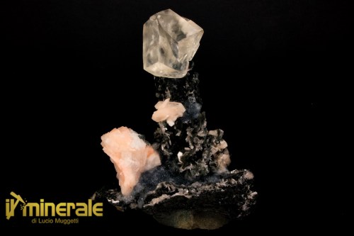 MN2524-1_minerali_collezione_calcite_stilbite_apofillite_india