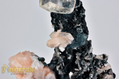 MN2524-4_minerali_collezione_calcite_stilbite_apofillite_india