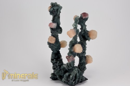 MN2526-2_minerali_collezione_calcedonio_stellerite_calcite_india