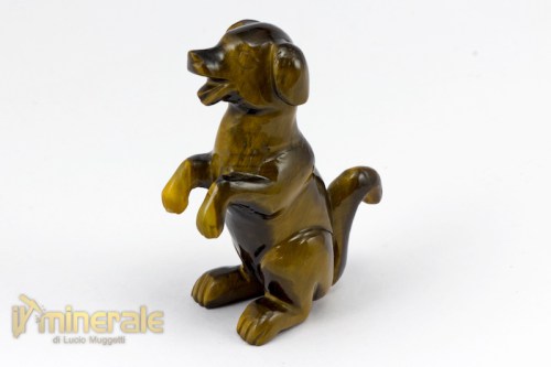 OG500-2_minerali_collezione_arredamento_oggetti_lavorati_incisioni_cagnolino_occhio_tigre.logo