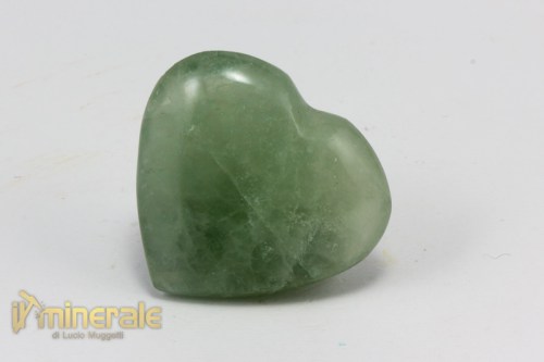 OG534-3_minerali_collezione_oggettistica_arredamento_fluorite_cuore.logo