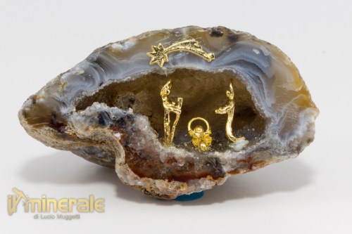 OG604-2_minerali_collezione_oggetti_lavorati_geode_agatas_quarzo_presepe.logo