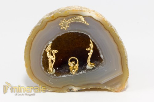 OG609-2_minerali_collezione_oggetti_lavorati_geode_agatas_quarzo_presepe.logo