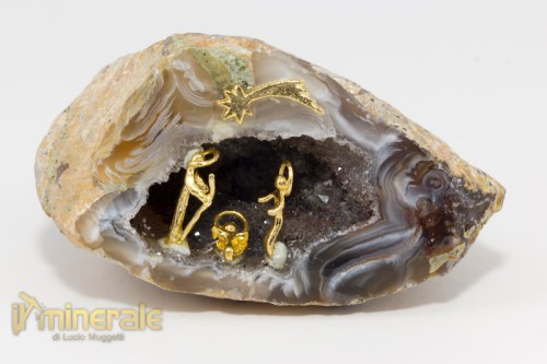 OG614-2_minerali_collezione_oggetti_lavorati_geode_agatas_quarzo_presepe.logo