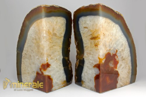 OG647-3_minerali_collezione_oggetti_lavorati_arredamento_reggilibri_agata_corniola_quarzo.logo