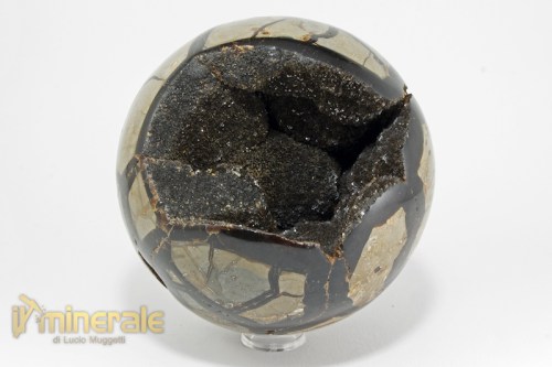 OG673-2_oggetti_lavorati_pietre_dure_sfere_septaria_calcite_nera.logo