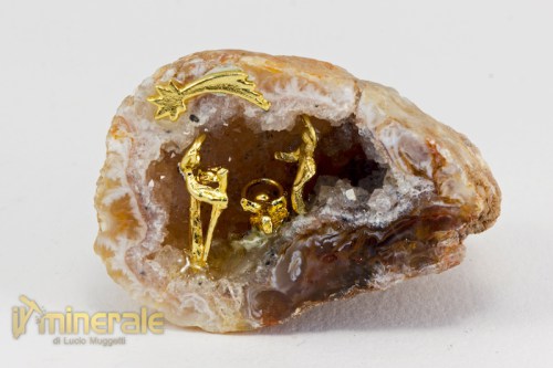 OG693-2_minerali_collezione_oggetti_lavorati_arredamento_presepe_geode_agata_quarzo.logo