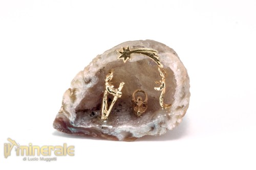 OG726-2_oggetti_lavorati_minerali_collezione_arredamento_geodi_agata_quarzo_presepe