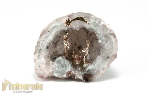 OG733-2_oggetti_lavorati_minerali_collezione_arredamento_geodi_agata_quarzo_presepe