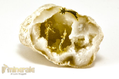 OG738-2_oggetti_lavorati_minerali_collezione_arredamento_geodi_agata_quarzo_presepe