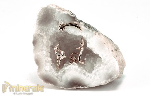 OG743-2_oggetti_lavorati_minerali_collezione_arredamento_geodi_agata_quarzo_presepe