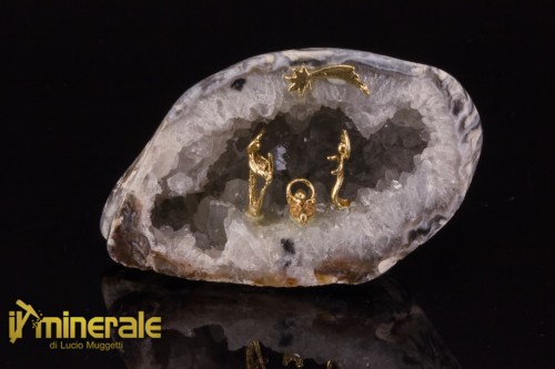 OG746-1_oggetti_lavorati_minerali_collezione_arredamento_geodi_agata_quarzo_presepe