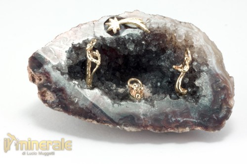 OG747-2_oggetti_lavorati_minerali_collezione_arredamento_geodi_agata_quarzo_presepe