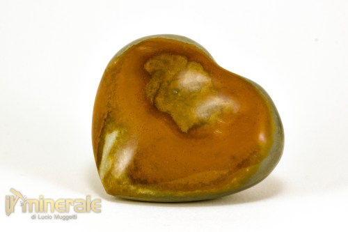 OG758-2_minerali_collezione_oggetti_lavorati_cuore_diaspro_madagascar