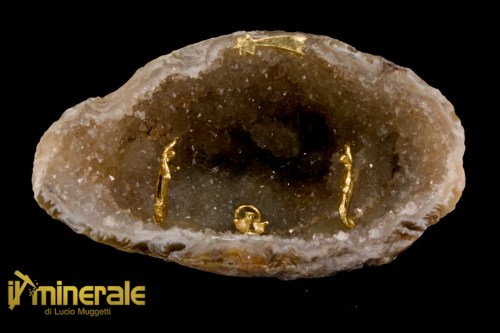 OG766-1_pietre_dure_minerali_oggetti_lavorati_arredamento_agata_quarzo_presepio