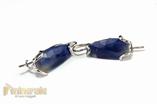 OR1-23Ful3450-2_gioielli_argento_orecchini_amo_pietre_dure_semipreziose_corindone_zaffiro.logo