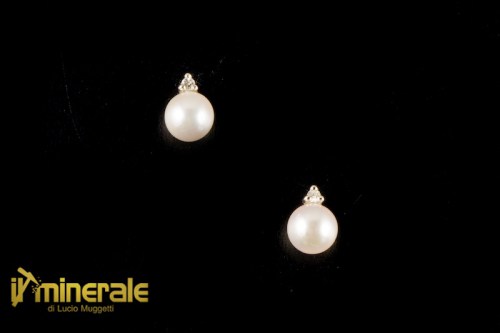 OR11-22Oxy105-1_gioielli_oro_pietre_dure_semipreziose_preziose_orecchini_pressione_perle_coltivate_akoia_diamanti_brillanti.logo