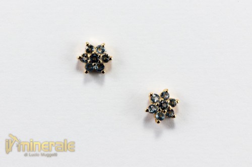 OR11-22Oxy215-2_gioielli_oro_pietre_dure_semipreziose_preziose_orecchini_pressione_topazio_azzurro.logo