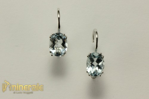 OR11-24Oxy295-2_gioielli_oro_orecchini_monachella_pietre_dure_semipreziose_acquamarina